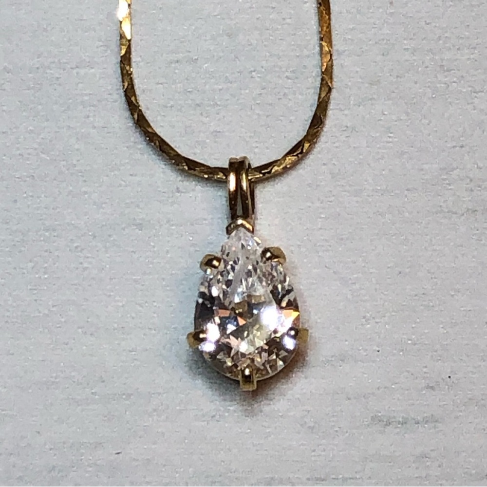 Large Clear Solitaire Pendant CZ w/ gold tone Necklace
